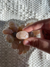 Load image into Gallery viewer, Flower Agate tumbles
