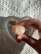 Load image into Gallery viewer, Flower Agate tumbles