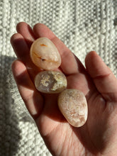 Load image into Gallery viewer, Flower Agate tumbles