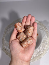 Load image into Gallery viewer, Sunstone tumbles
