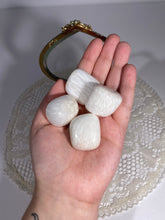 Load image into Gallery viewer, Scolecite Tumbles