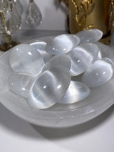 Load image into Gallery viewer, Satin Spar mini palm stones