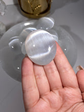 Load image into Gallery viewer, Satin Spar mini palm stones